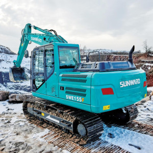 SWE155F-5 s nožem (15600 kg)